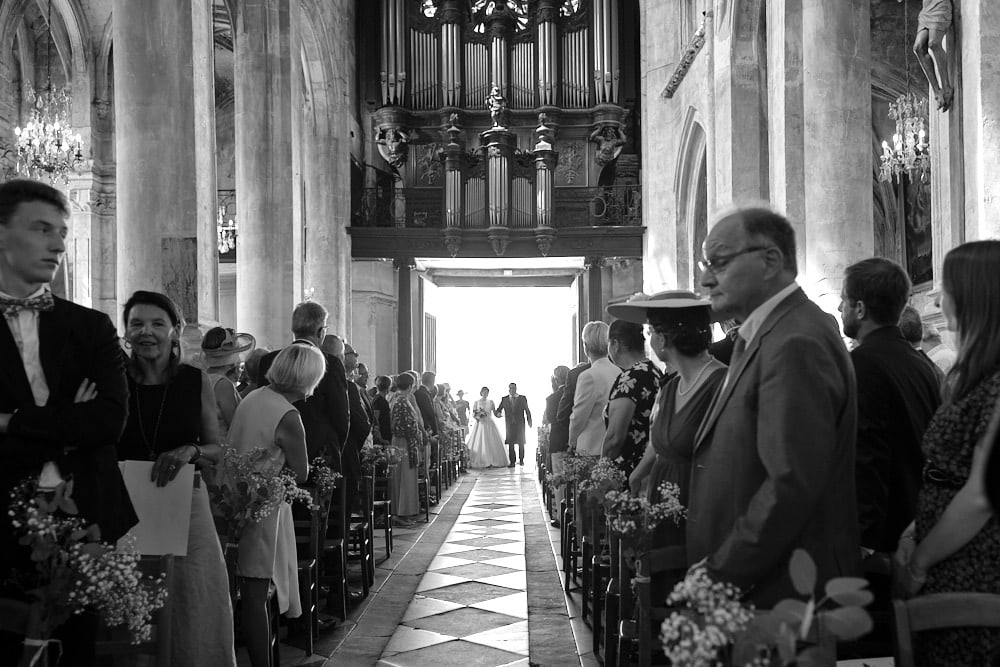 Entrée de la mariée lors de la cérémonie religieuse