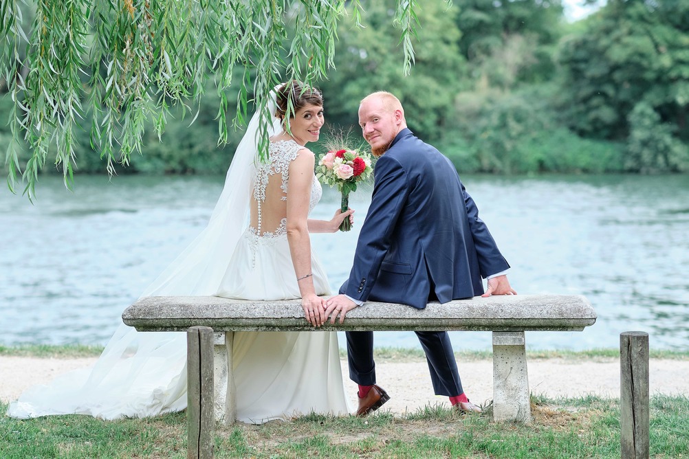 Les mariés devant la Seine