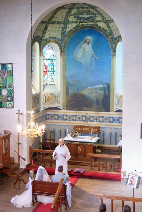 Cérémonie religieuse lors d'un mariage à Maisons Laffitte